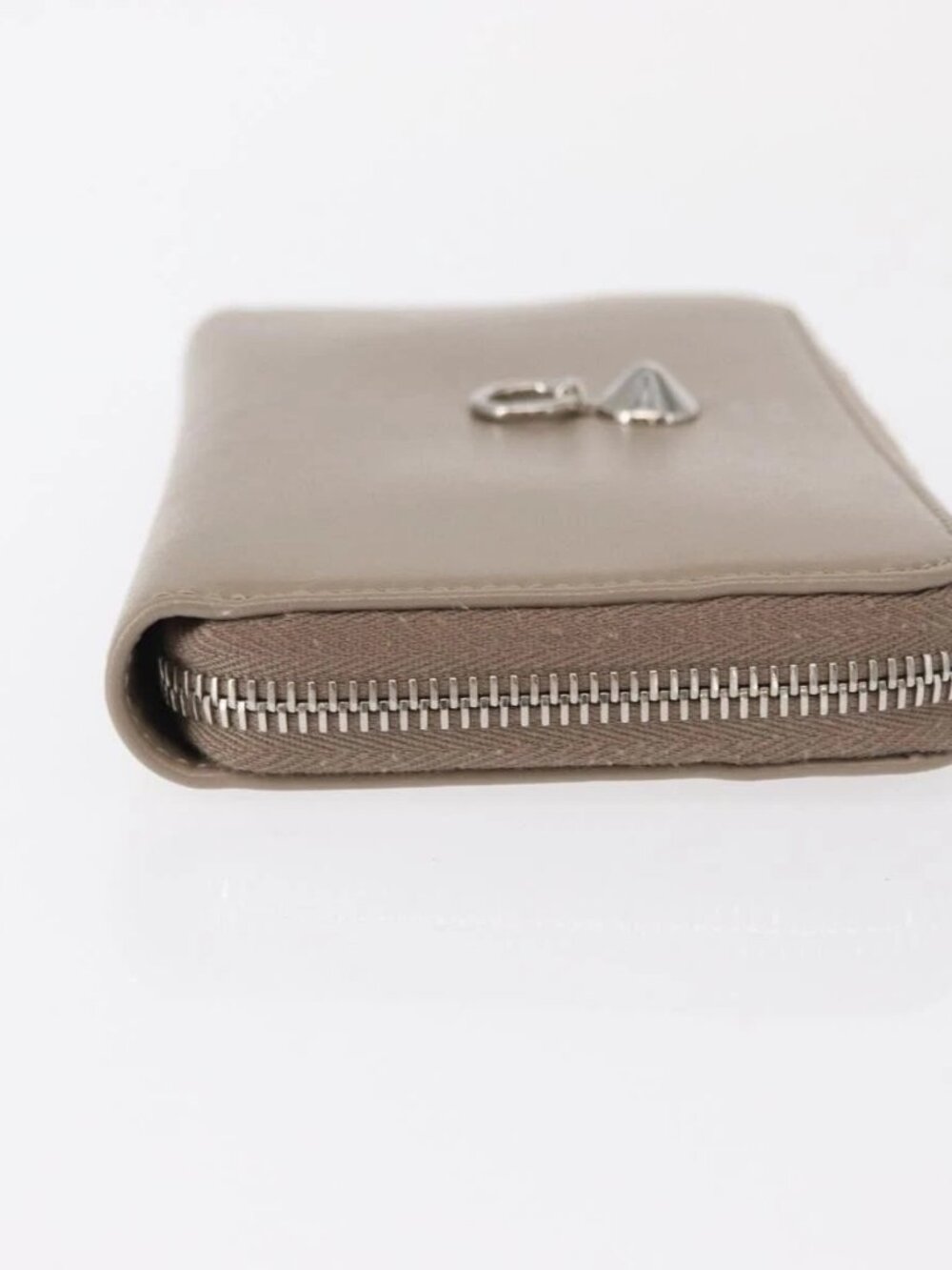 FENDI Long Wallet Leather Beige Gold Auth - Picture 5 of 15